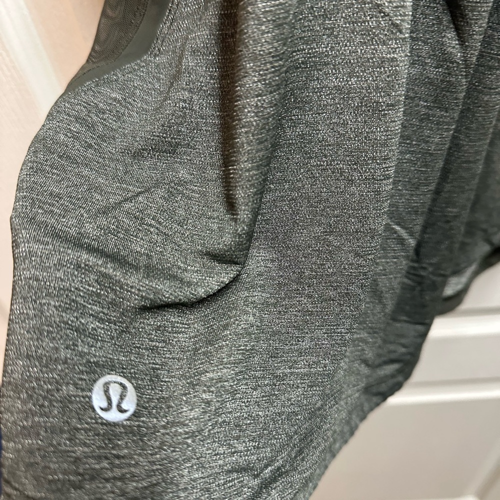 Lululemon Women's Mesh Tank Top green olive size 6/ NWOTA26 - Picture 3 of 3